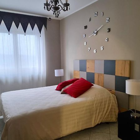 Raimondo'S Apartment Alba  Ngoại thất bức ảnh